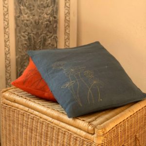 Housse-coussin-lotus-bleu-petrole-2