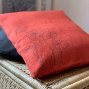 Housse-coussin-lotus-rouge-brique-1